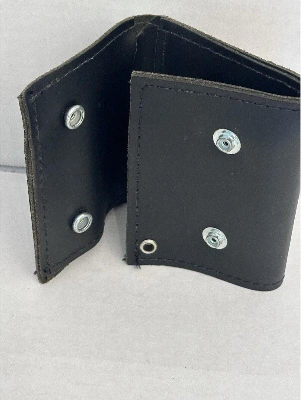 Vintage Style Leather Chain Wallet W/Embossed Deer Brown & Black Made In USA